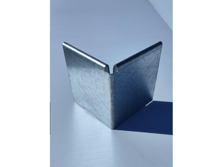 ANGLE 90° BORDURE ACIER GALVA HT150